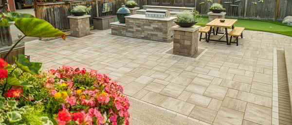 Grill & Green Courtyard