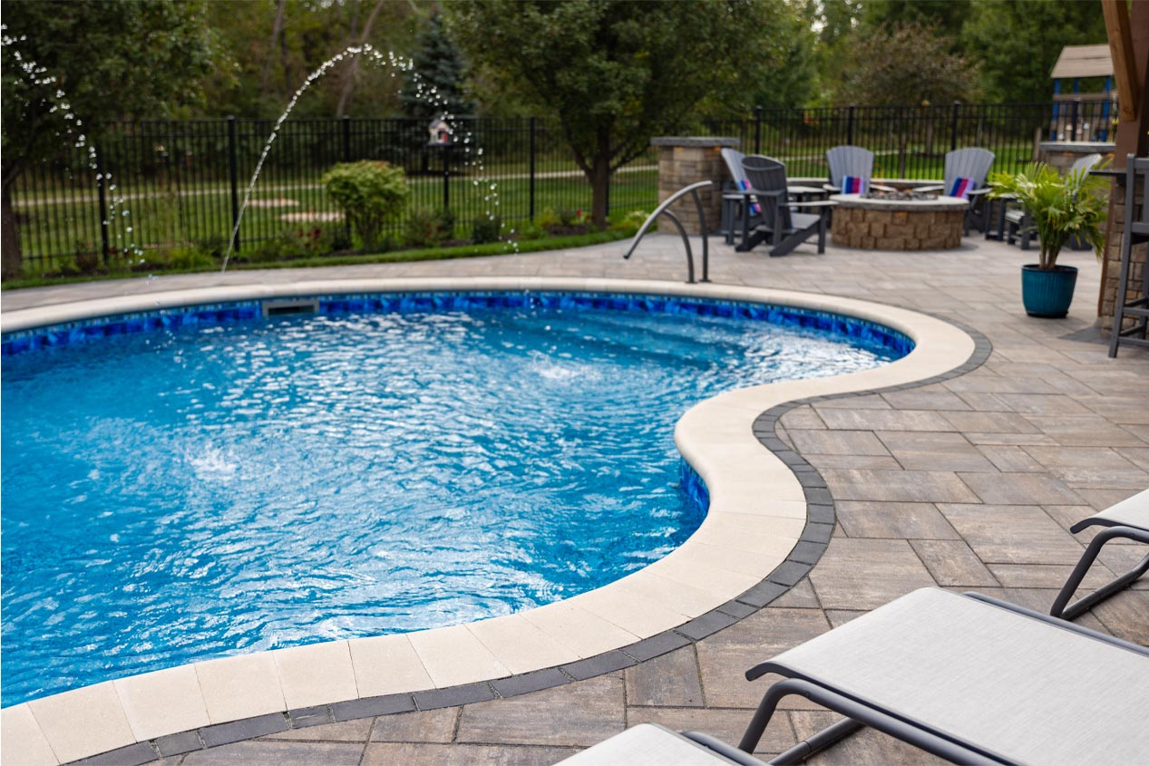 2024_CMC_LS_NE_Omaha_Curvy_Poolside_1