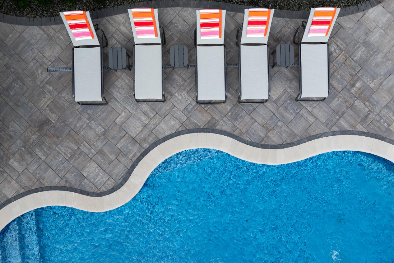 2024_CMC_LS_NE_Omaha_Curvy_Poolside_6