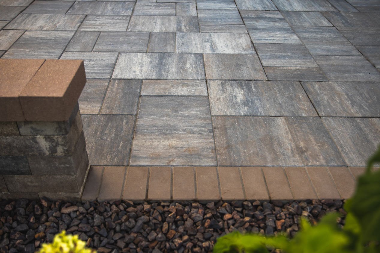 2024_CMC_Landscape_Pavers_Charming_Coutyard_3