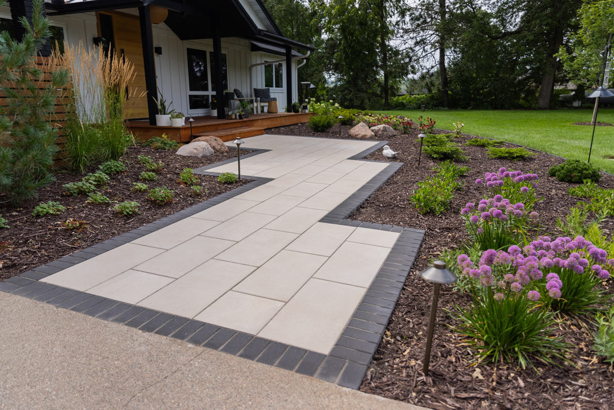 2024_CMC_Landscape_Pavers_Chic_Farmhouse_1