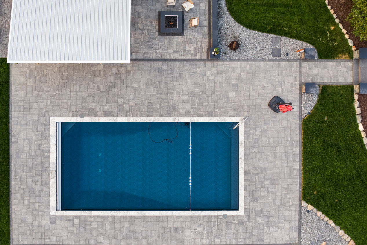 2024_CMC_Landscaping_Pavers_Farmhouse_Pool_deck_5