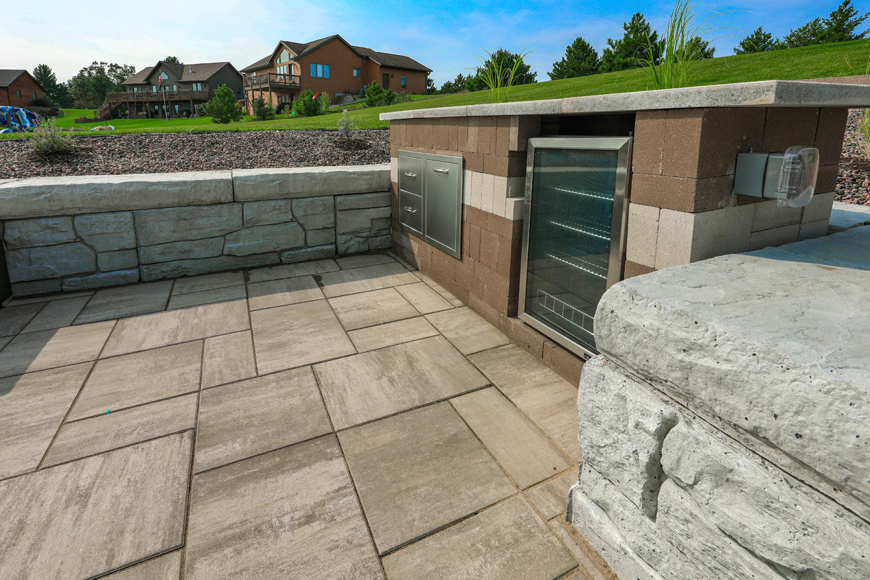 2023_CMC_Landscape_SIlver_Canoe_Court_10