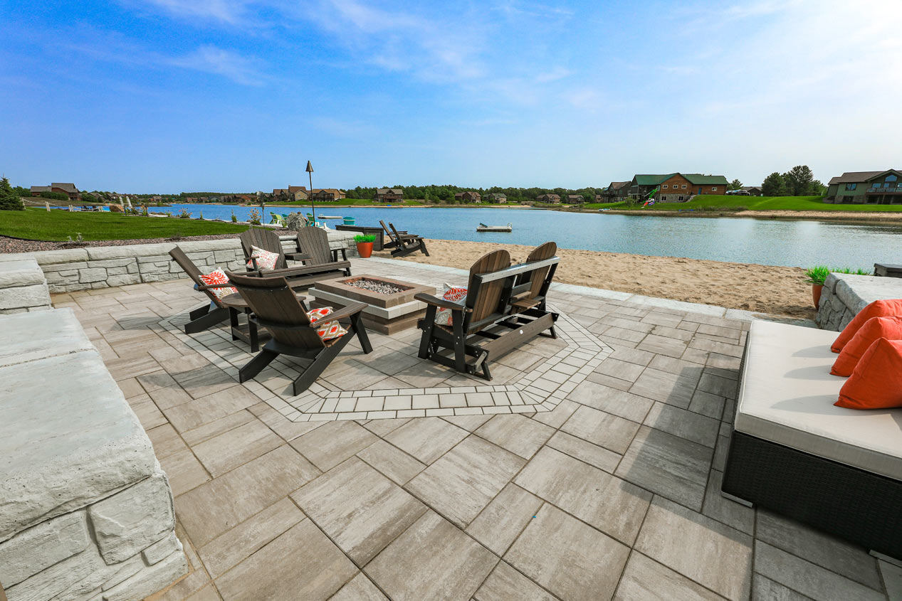 2023_CMC_Landscape_SIlver_Canoe_Court_6