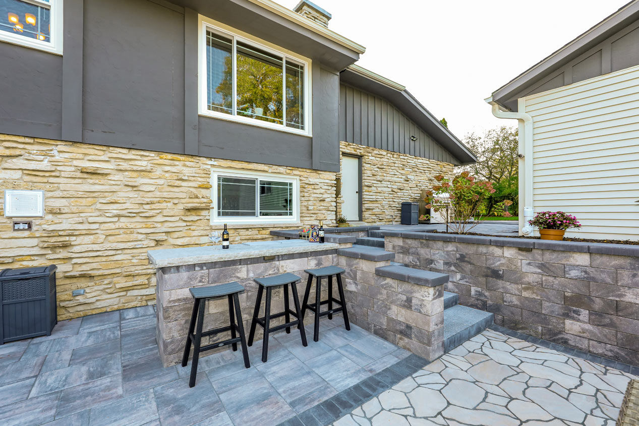 2024_CMC_Landscape_Pavers_Textured_Terrace_Gallery_12