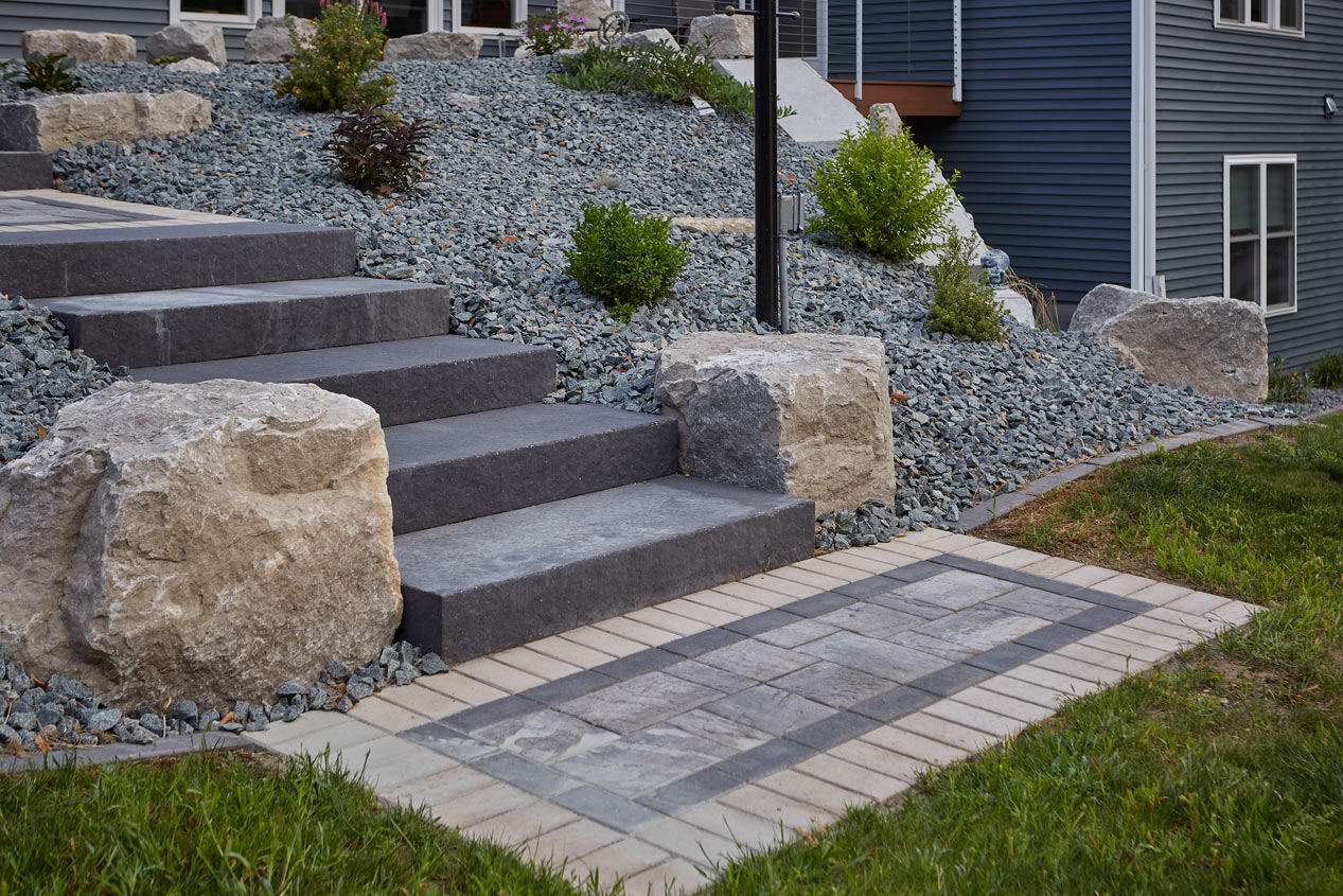 2024_CMC_Landscaping_Lake_Drive_Pavers_12