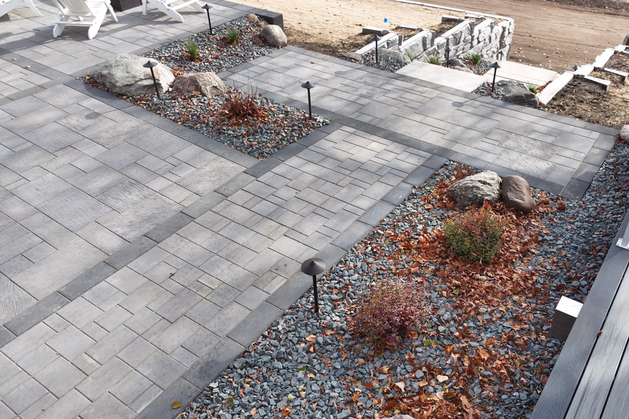 2024_CMC_Landscape_MagnumStone_retaining_Walls_Bear_Residence_3