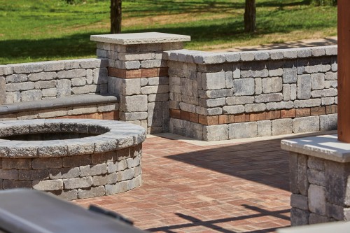 Multiple Hardscape Products and Collaboration Result in One-of-a-kind Application